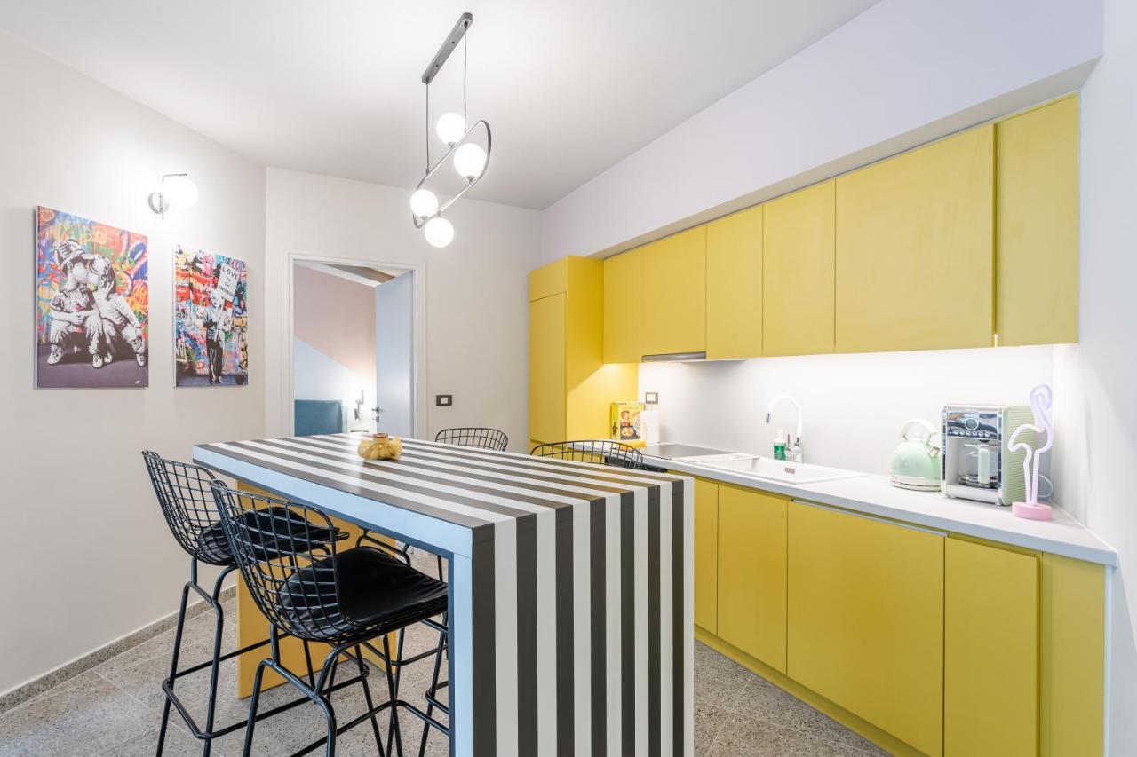 Pop Art Homm In Groovy Koukaki Atenas Exterior foto